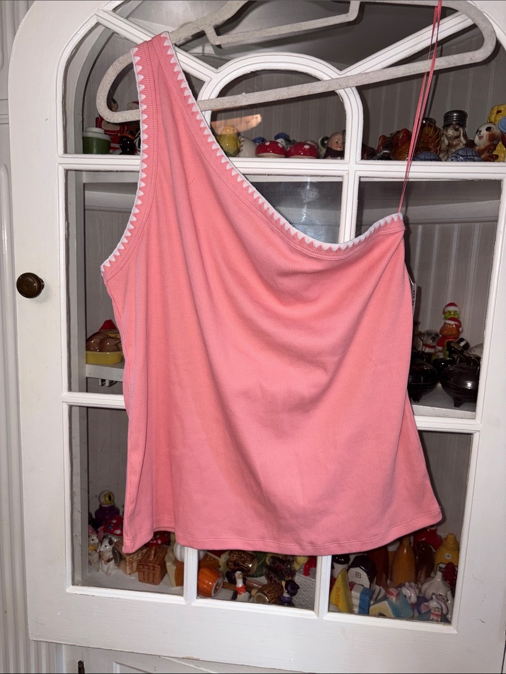 NWT Xl Old Navy Coral Embroidered  One-Shoulder Tank with White Trim